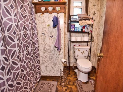 24 Adams St, New Bedford MA 02746-1333 exterior