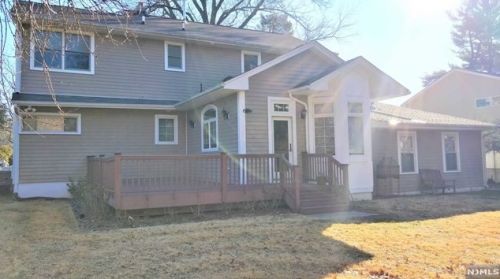 315 12th St, Cresskill NJ  07626-1313 exterior