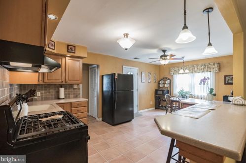 335 May Ave, West Deptford NJ 08096-1166 exterior