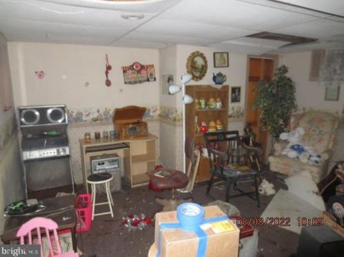 117 Military Dr, West Deptford NJ 08063-1506 exterior