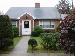 78 John St, Newton, MA 02459-2304