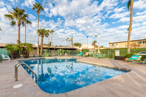 1450 Bethany Home Rd, Phoenix AZ 85014-2012 exterior