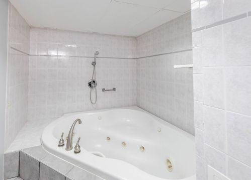 2242 Kenilworth Ave, Forest View IL 60402-2213 exterior