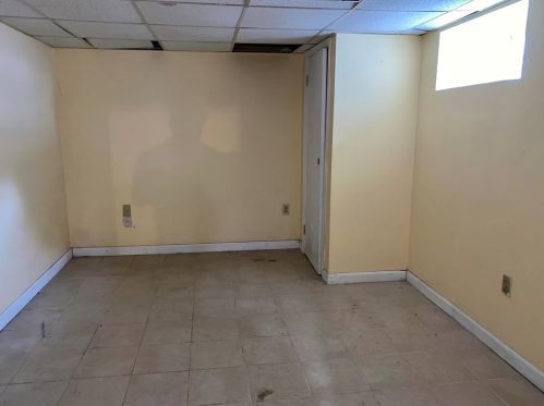 1070 Somerset Ave, Taunton MA 02780-4622 exterior