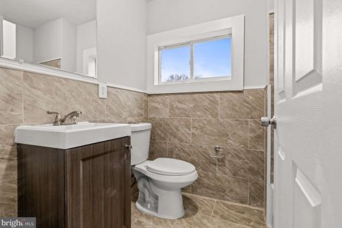 2126 20 St, Philadelphia PA 19121-1506 exterior