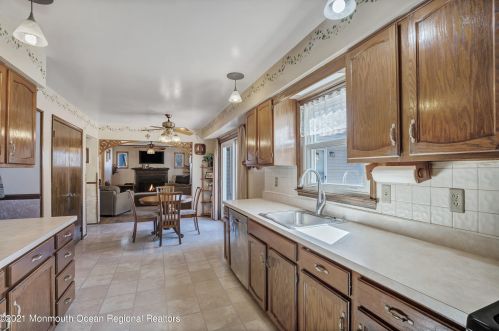 11 Red Cedar Ct, Jackson Twp NJ 08527-1351 exterior