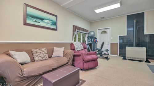 72 High Mtn Rd, Skyline Lakes NJ 07456-2510 exterior