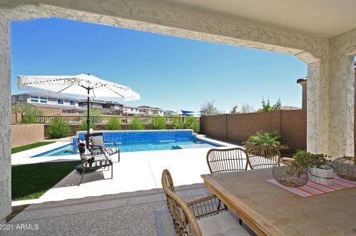 22029 33 Pl, Phoenix AZ 85018 exterior