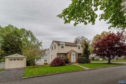 61 Rose St, Cresskill NJ  07626-1542 exterior