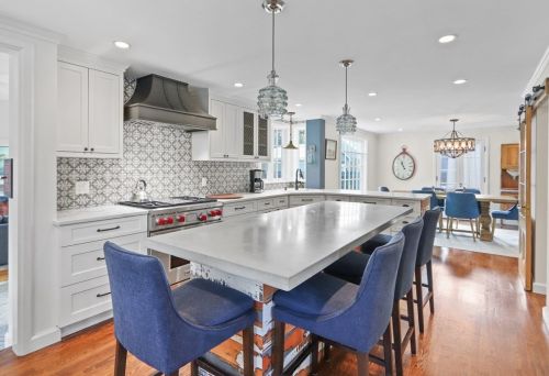 64 Fair Oaks Park, Needham MA 02492-3104 exterior