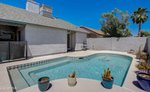 3901 Carol Ann Way, Phoenix AZ 85032-4057 exterior