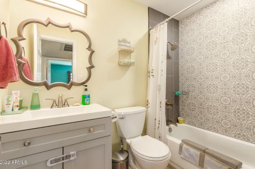 13214 40 Pl, Phoenix AZ 85050-7229 exterior