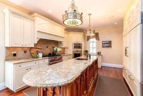 15 Mansion Dr, Topsfield MA 01983-1109 exterior