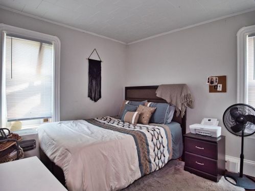 74 Clark St, New Bedford MA 02740-7021 exterior