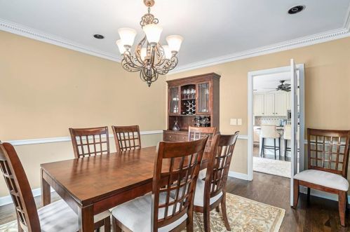 230 Broadland Rd, Atlanta GA 30327-3216 exterior