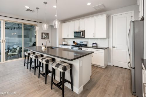 25324 20th Ave, Phoenix, AZ 85085