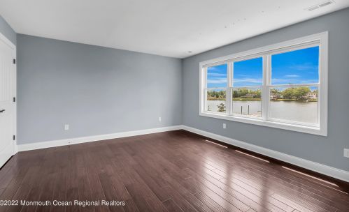 56 Rivers Edge Dr, Little Silver NJ 07739-1706 exterior