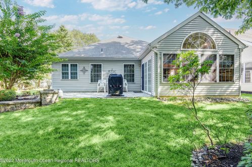 68 Merion Ln, Jackson Twp NJ 08527-3996 exterior