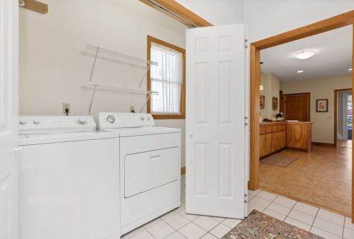 67 Bourne St, Newton MA 02466-1707 exterior