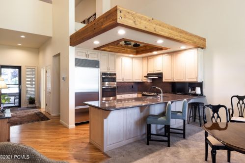 2457 Fairway Vlg Dr, Park City UT 84060-7023 exterior