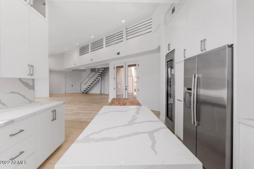 1825 Cinnabar Ave, Phoenix AZ  85020-1916 exterior