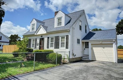 131 Wilson Ave, Quincy, MA 02170-1011