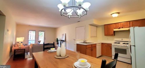 1411 Tristram Cir, West Deptford NJ  08051-2262 exterior