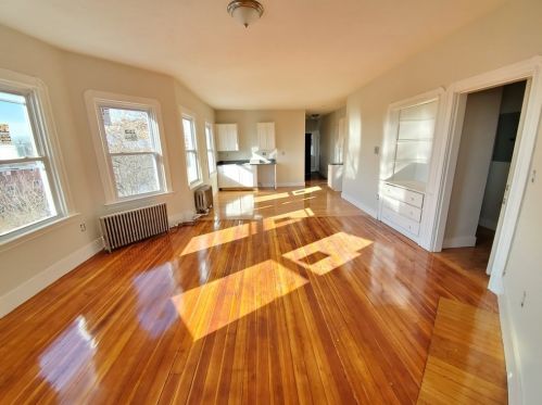 106 Clark Ave, Chelsea MA 02150-2136 exterior