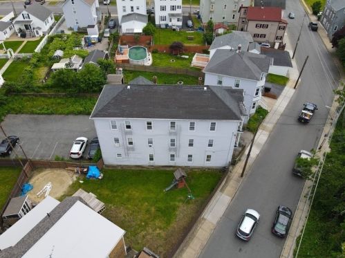 124 Bay St, Fall River MA 02721-1008 exterior