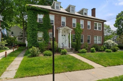 119 Washington St, Newton, MA 02458-2248