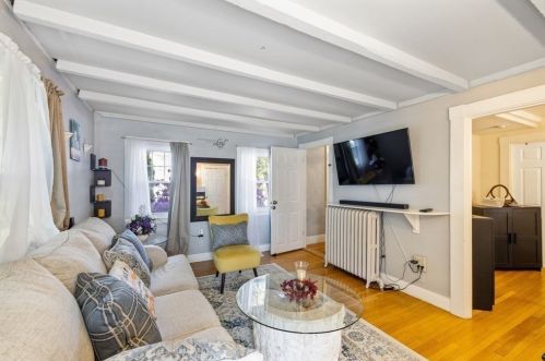 186 Mt Vernon St, Lawrence MA 01843-3302 exterior