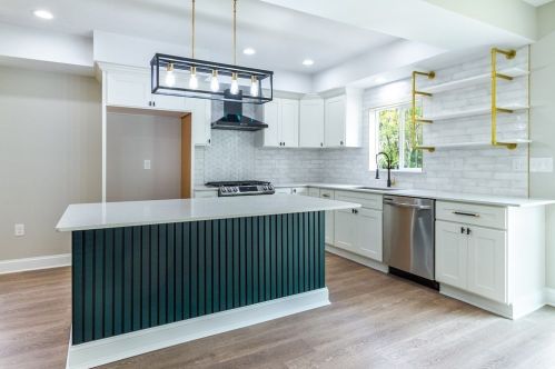 93 West St, West Bridgewater MA  02379-1400 exterior