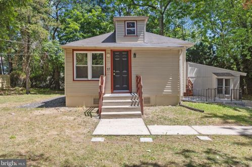 32 Reid St, West Deptford, NJ 08096-3220