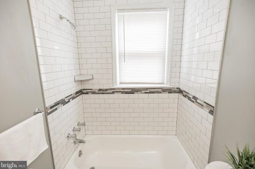 431 Prince St, West Deptford NJ 08096-5711 exterior