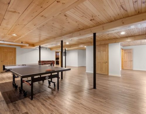 8 Clemmons St, Southborough MA  01772-1314 exterior