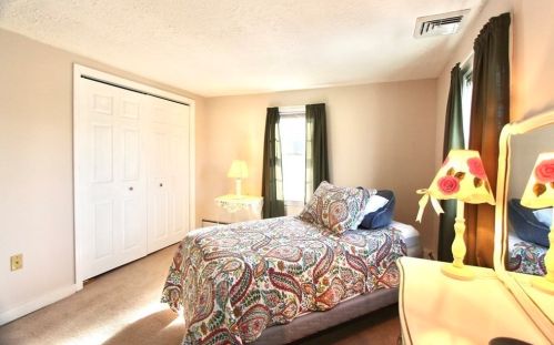 1 Main St, Groveland MA 01834-1415 exterior