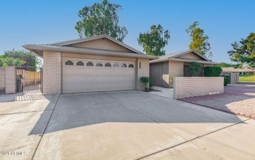 11420 Ahwatukee Dr, Phoenix AZ 85044-3102 exterior