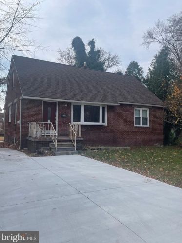 529 Queen St, West Deptford NJ  08096-5715 exterior