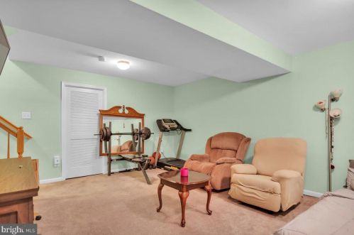 101 Cambridge Ct, West Deptford NJ 08096-6875 exterior