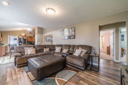 640 Tower Dr, Verona KY 41092-8173 exterior