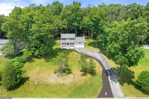 20 Southfield Dr, Wantage NJ  07461-3036 exterior