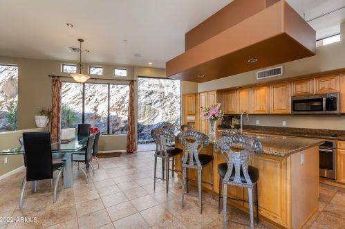 30 Beryl Ave, Phoenix AZ 85020-1536 exterior