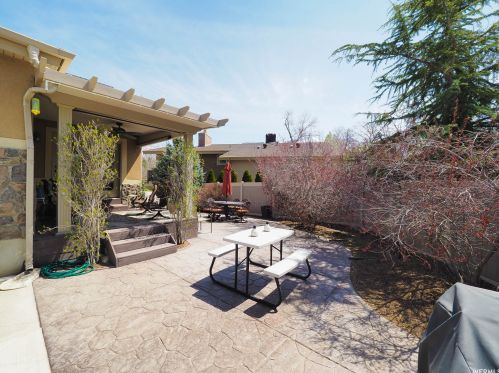 2161 Lorita Way, Sandy UT 84093-6514 exterior