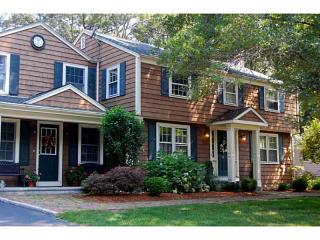 3 Terrace Dr, Barrington, RI 02806-4331