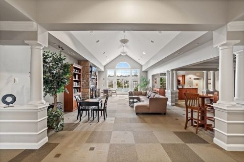 428 John Mahar Hwy, Braintree MA 02184-6571 exterior