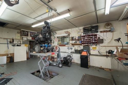 109 Diman St, Fall River MA 02721-1027 exterior