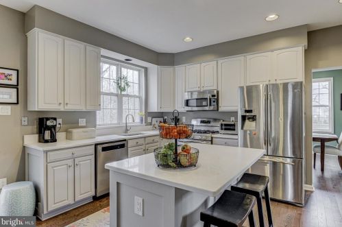 5476 Wooded Way, Columbia MD 21044-5722 exterior