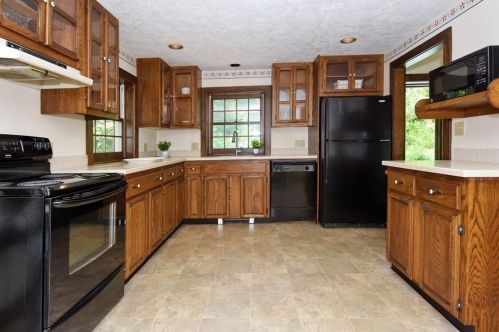 11 Clifford Rd, Southborough MA 01772-1502 exterior