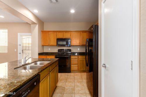 7338 Cambridge Ave, Phoenix AZ  85035-1337 exterior