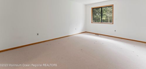 73 Wigwam Ln, Tinton Falls NJ 07724-3176 exterior